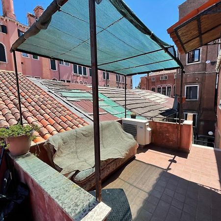 Romantic Enchantment With Private Bathroom Venesia Bagian luar foto