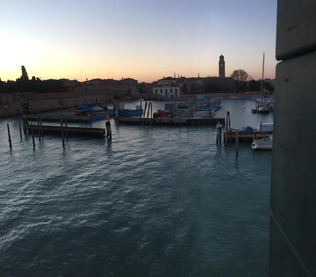 Romantic Enchantment With Private Bathroom Venesia Bagian luar foto