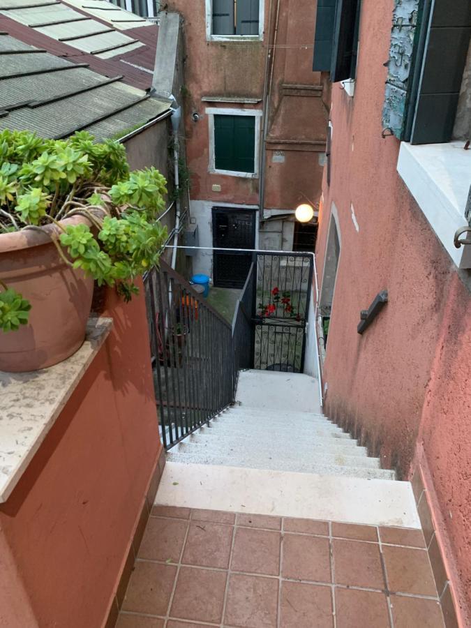 Romantic Enchantment With Private Bathroom Venesia Bagian luar foto