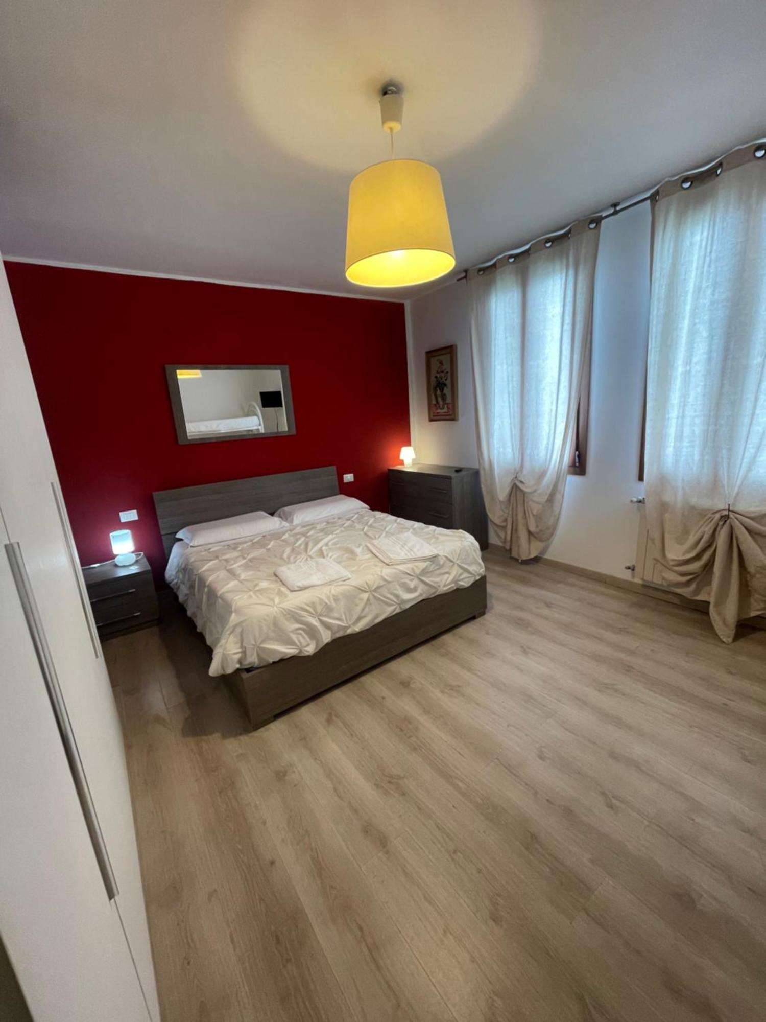 Romantic Enchantment With Private Bathroom Venesia Bagian luar foto