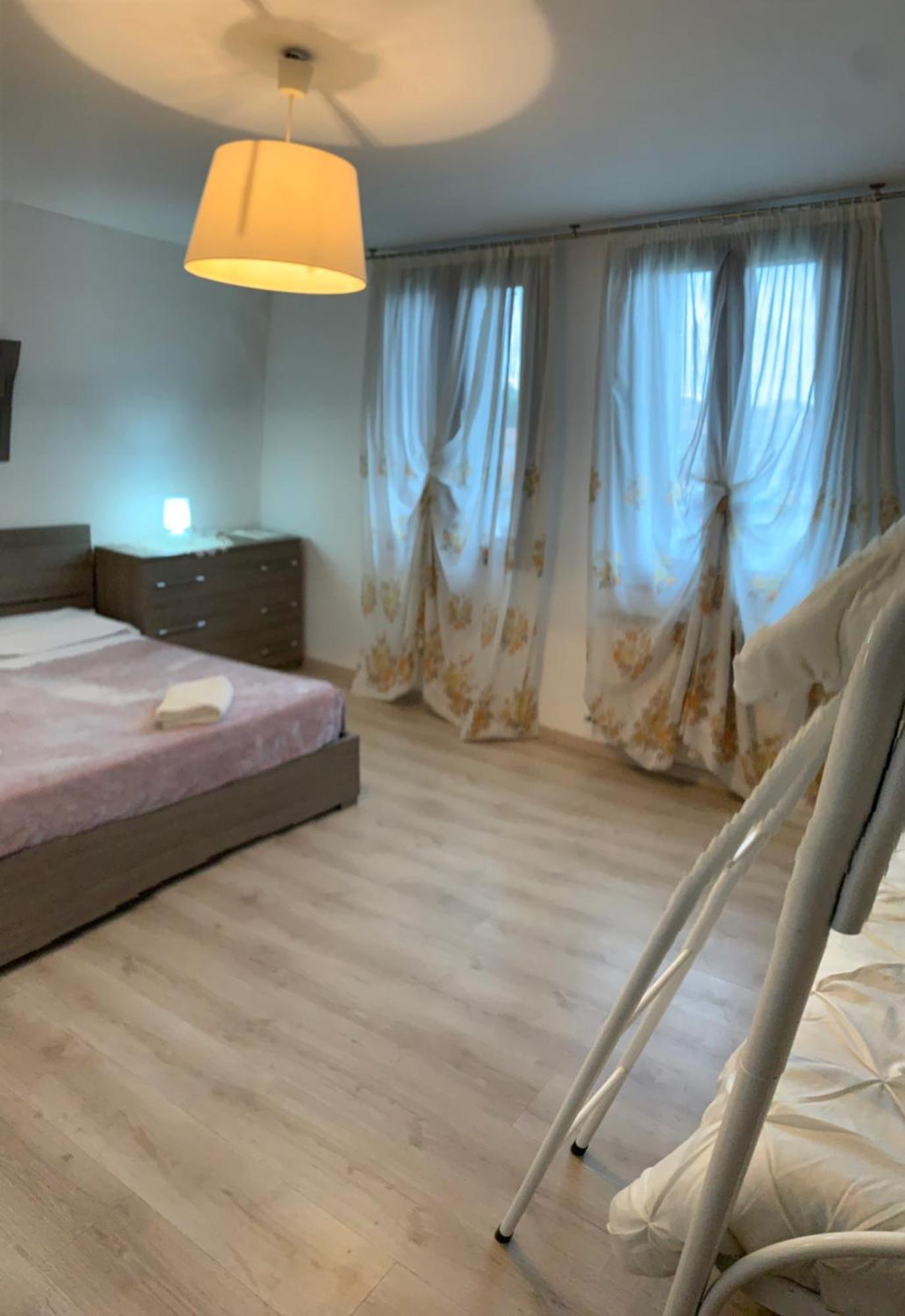 Romantic Enchantment With Private Bathroom Venesia Bagian luar foto